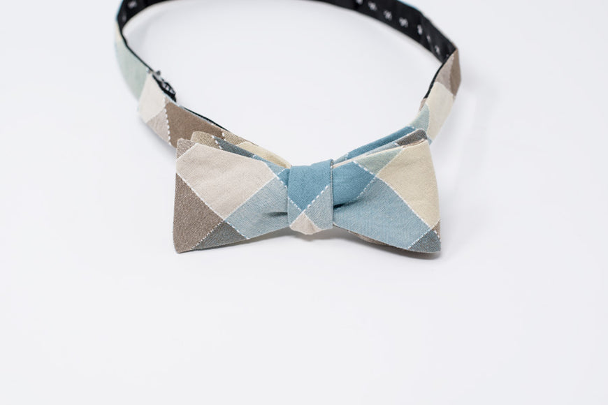 Blue, brown and tan plaid contemporary bow tie. Beach Bow tie. Casual bow tie that resembles the beach. Soft Bow Tie